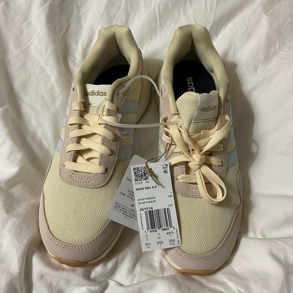 NWT ADIDAS Women's Run 60s 4.0 Running/Walking Shoes Sneakers Casual Size 8.5 - Picture 4 of 4